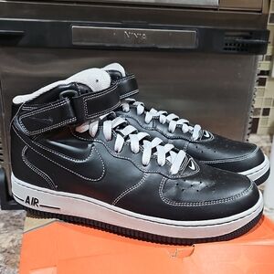 Nike Black and White Sneakers Classic Air Force 1